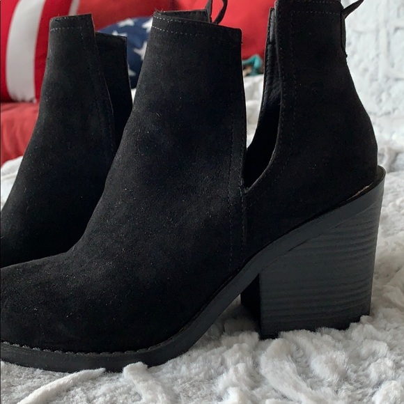 Mossimo Black Booties - Picture 2 of 4